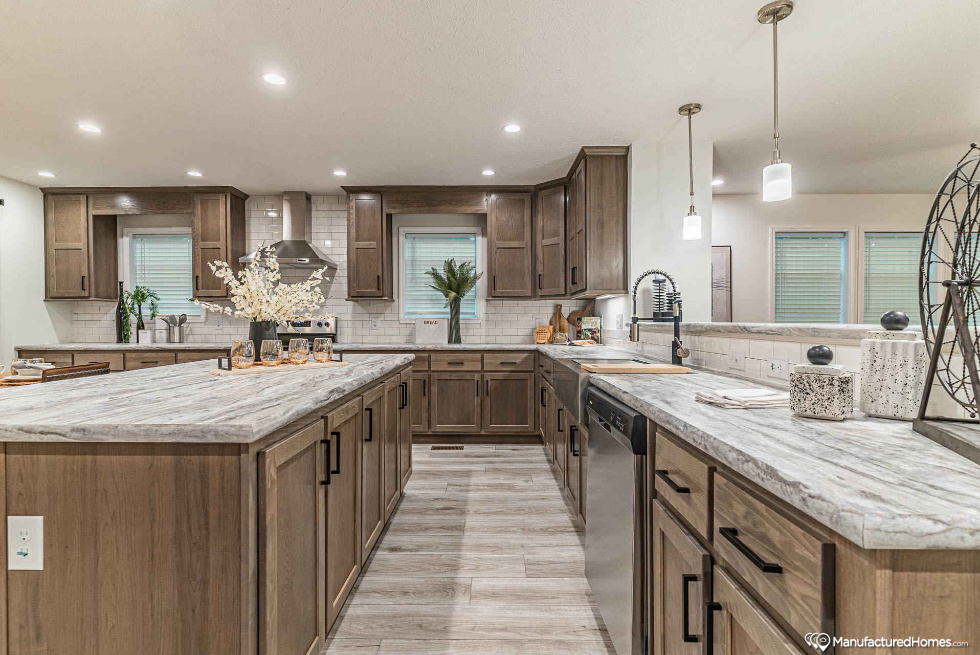 Advantage Sectional / The Winston 3276211 by Clayton Homes of Walton